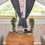 Cozy In Brottum With Kitchen *