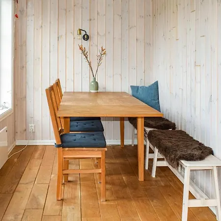 Cozy In Brottum With Kitchen