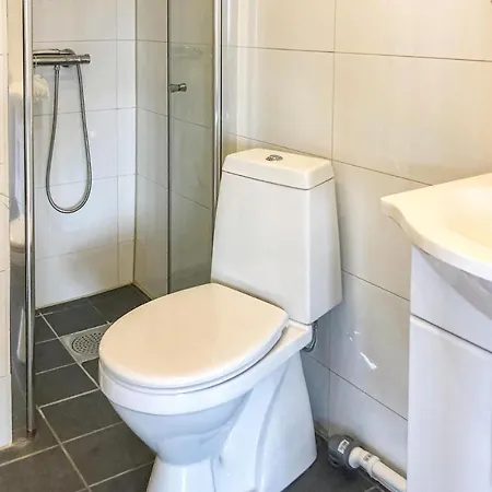 Cozy In Brottum With Kitchen Сasa de vacaciones *