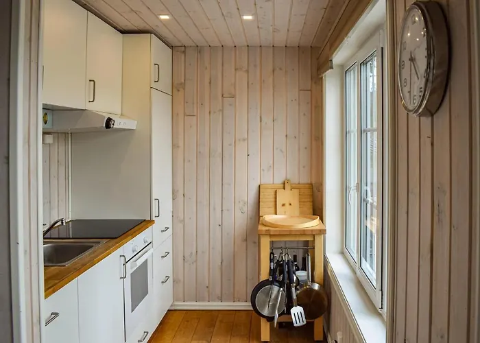 Cozy In Brottum With Kitchen *