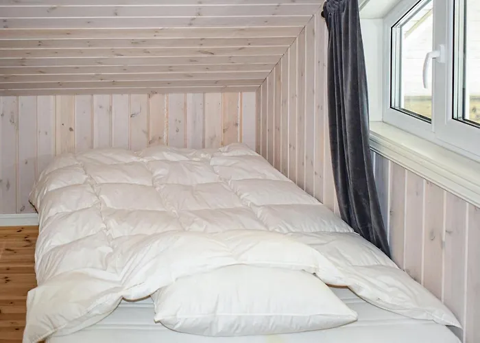 Cozy In Brottum With Kitchen Skrukkerud